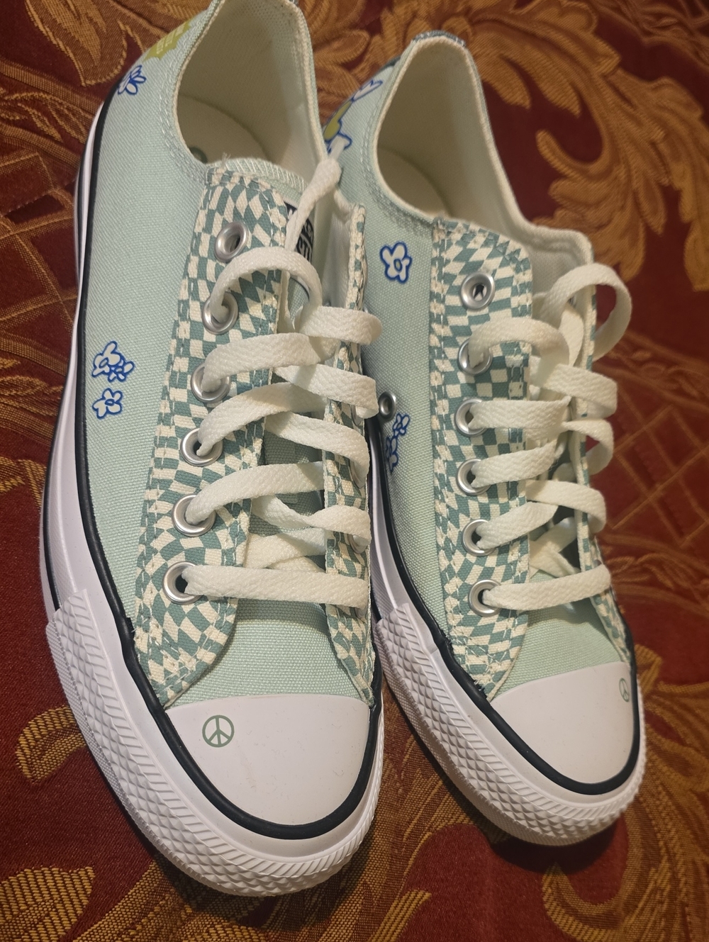 Low-Top Mint Green Checkerboard Floral Canvas Sneakers [7.5 US]